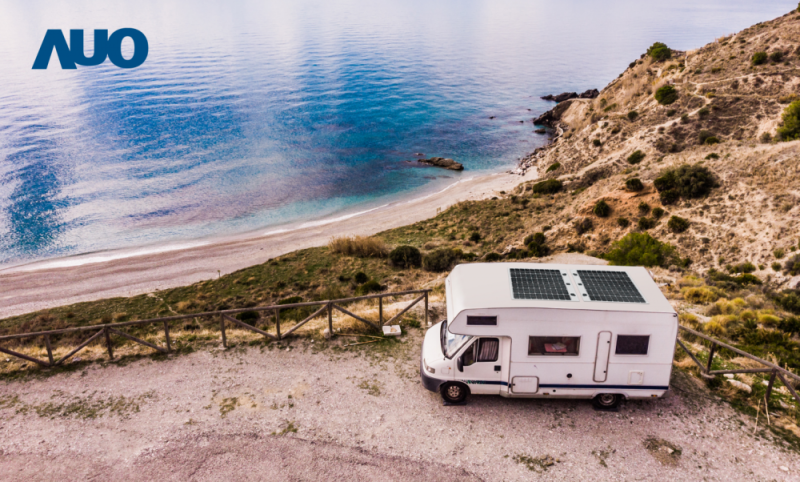 「可撓輕量化太陽光電板SunCurva」使用輕量特殊耐候型複合板取代傳統太陽能板的玻璃前板，不僅降低70%重量，每米平方僅3Kg；具有抗衝擊性能及通過電磁相容性測試，可應用於交通運輸工具，如露營車、遊艇等